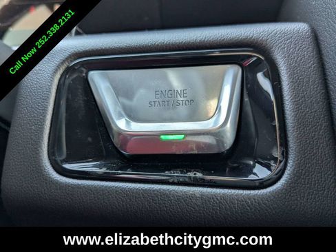 Used 2025 GMC Yukon Denali image 34