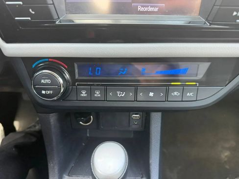 Used 2015 Toyota Corolla LE FWD image 19