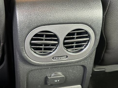 Used 2017 Volkswagen Tiguan S image 15