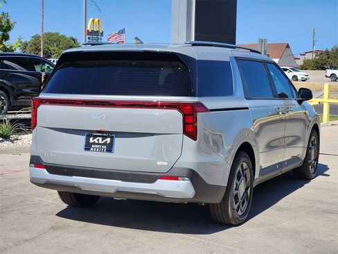 New 2026 Kia Carnival EX image 4