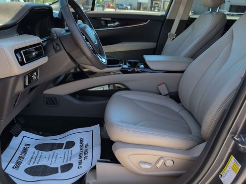 Used 2023 Lincoln Nautilus AWD image 8