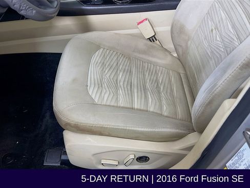 Used 2016 Ford Fusion SE image 23