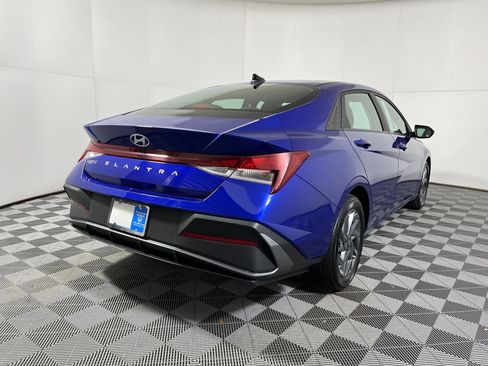 Used 2024 Hyundai Elantra SEL image 7