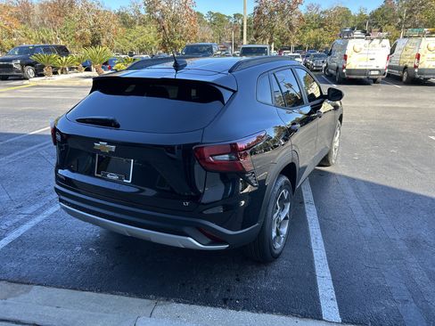 New 2025 Chevrolet Trax LT w/ Driver Confidence Package image 9