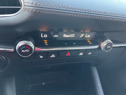 Used 2023 MAZDA MAZDA3 s image 25