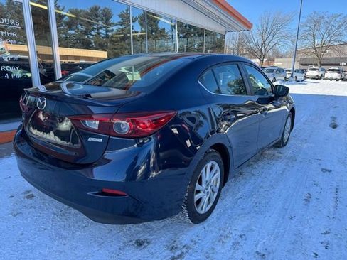 Used 2018 MAZDA MAZDA3 Touring FWD image 7