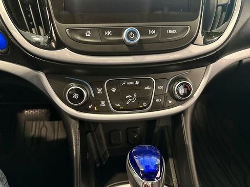 Used 2017 Chevrolet Volt LT w/ Comfort Package image 22