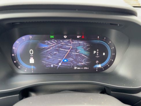 Certified 2023 Volvo XC40 B5 Plus w/ Protection Package Premier image 19