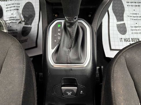 Used 2020 Jeep Renegade Sport image 23