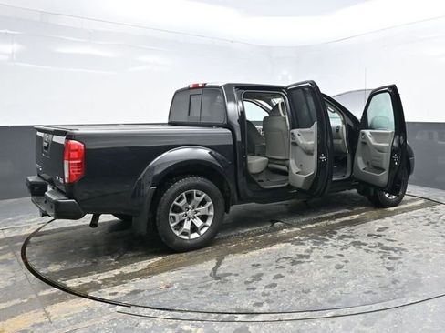 Used 2020 Nissan Frontier SV image 37
