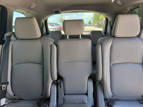 Used 2024 Honda Odyssey Touring image 18
