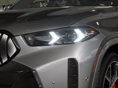 New 2026 BMW X6 xDrive40i w/ Climate Comfort Package image 32