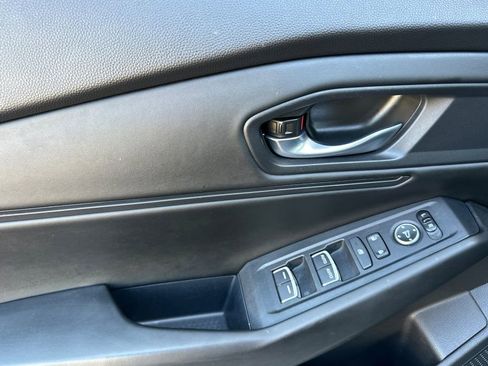 Used 2023 Honda Accord EX image 11