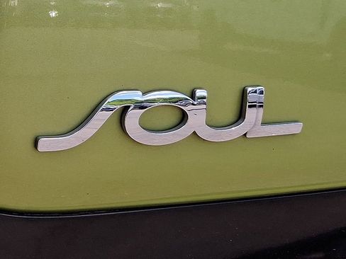 Used 2014 Kia Soul FWD image 30