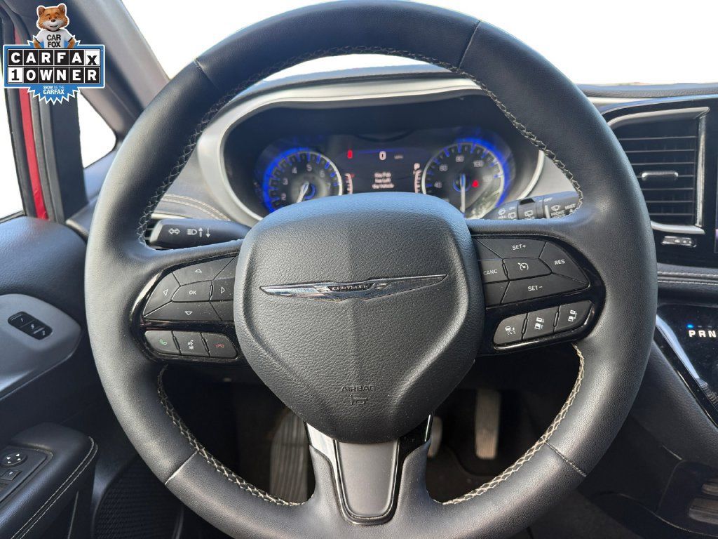 Used 2024 Chrysler Pacifica Touring-L w/ S Appearance Package AWD/4WD image 12
