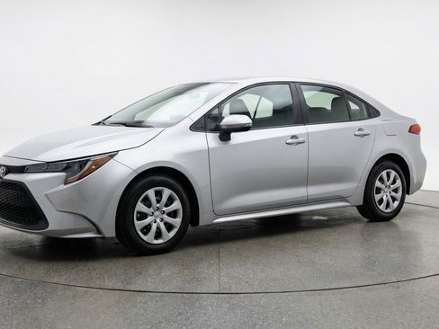 Used 2025 Toyota Corolla LE FWD image 3