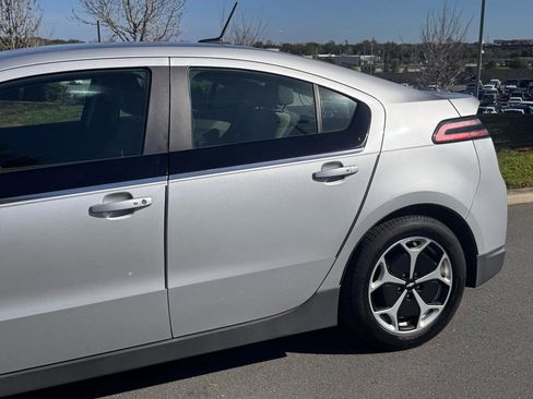 Used 2015 Chevrolet Volt w/ Enhanced Safety Package 1 FWD image 8