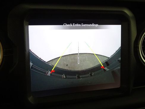 Used 2018 Jeep Wrangler Unlimited Sahara image 10