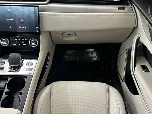 Used 2024 Jaguar F-PACE R-Dynamic S image 29