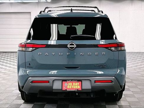 New 2026 Nissan Pathfinder Platinum w/ Cargo Package AWD/4WD image 4