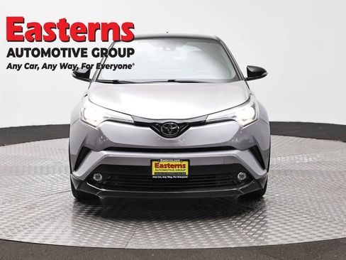 Used 2019 Toyota C-HR Limited FWD image 2