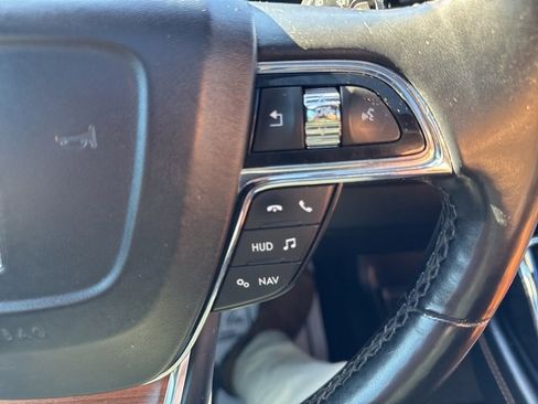 Used 2019 Lincoln Navigator Reserve image 37