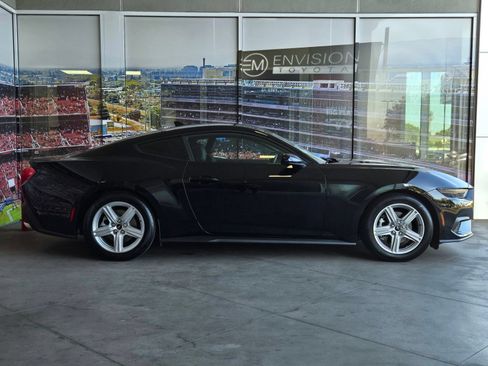 Used 2026 Ford Mustang Coupe RWD image 4
