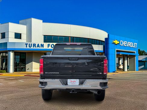 Used 2026 Chevrolet Silverado 2500 LTZ AWD/4WD image 4