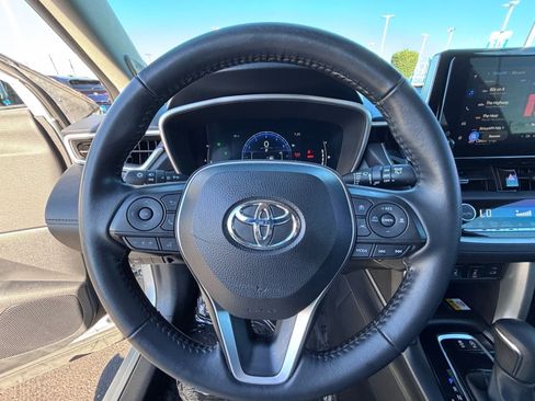 Used 2023 Toyota Corolla Cross XLE w/ Convenience Package AWD/4WD image 22