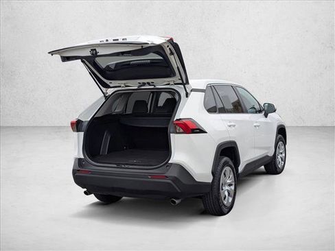 Used 2023 Toyota RAV4 LE image 5