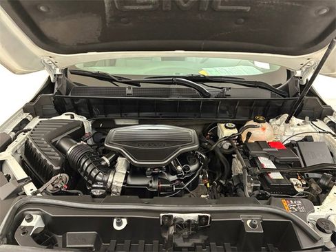 Used 2018 GMC Acadia SLE image 11