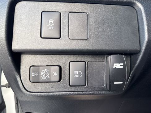 Used 2022 Toyota Tacoma SR5 image 27