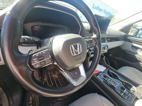 Used 2023 Honda Pilot Elite image 7