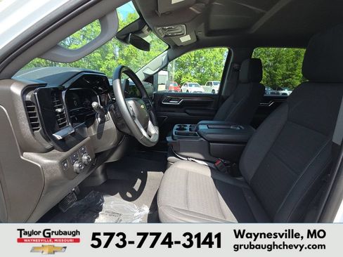 Used 2024 Chevrolet Silverado 3500 LT AWD/4WD image 16