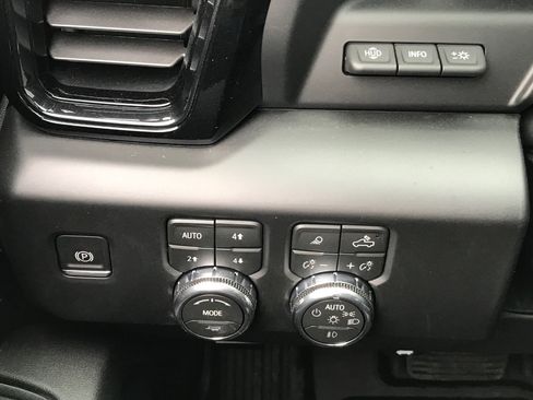 New 2026 GMC Sierra 1500 AT4 w/ AT4 Premium Package AWD/4WD image 20