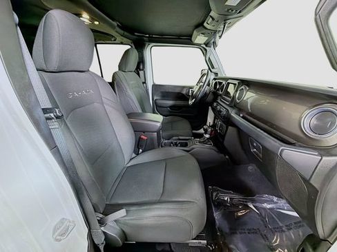 Used 2019 Jeep Wrangler Unlimited Sahara AWD/4WD image 25