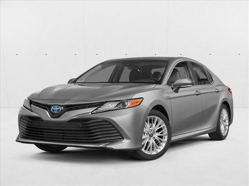 Used 2020 Toyota Camry SE image 1