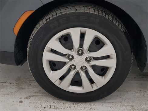 Used 2020 Kia Soul LX image 9