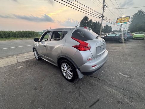 Used 2011 Nissan Juke SV AWD/4WD image 6