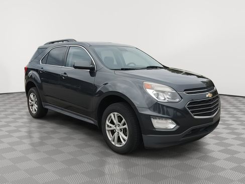 Used 2017 Chevrolet Equinox LT w/ Convenience Package FWD image 4