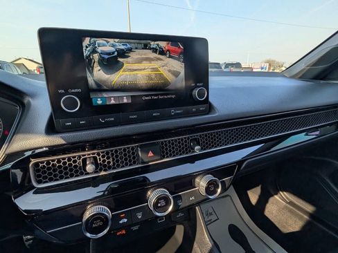 Used 2023 Honda Civic Sport image 9