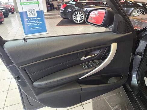 Used 2017 BMW 320i xDrive Sedan image 7
