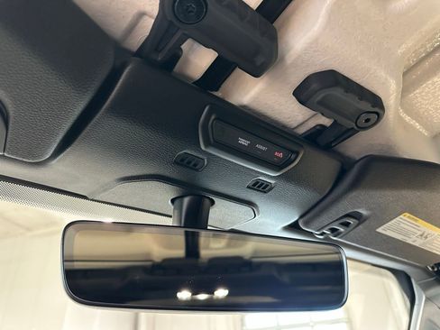 Used 2022 Jeep Wrangler Unlimited Sahara image 35