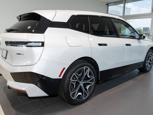 Used 2025 BMW iX xDrive50 w/ Premium Package image 5