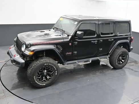 Used 2018 Jeep Wrangler Unlimited Rubicon w/ Dual Top Group AWD/4WD image 40