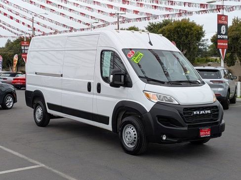 Used 2025 RAM ProMaster 2500 w/ Convenience Group FWD image 3