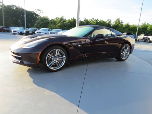 Used 2017 Chevrolet Corvette Stingray Coupe w/ LPO, Stingray Logo Package RWD image 1