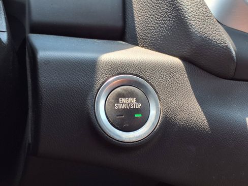 Used 2024 GMC Terrain SLE FWD image 19