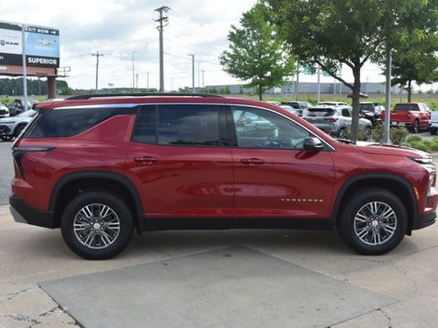 New 2026 Chevrolet Traverse LT w/ Driver Confidence Package FWD image 4
