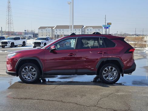 Used 2024 Toyota RAV4 XLE Premium image 3